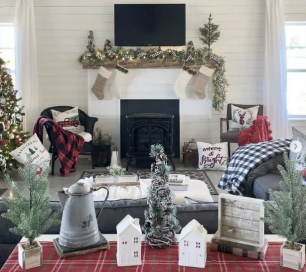 barndominium at christmas